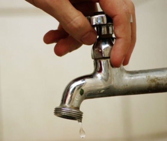 Imagem retirada de http://www.saaemcr.com.br/destaques/dicas_importantes_para_o_consumo_de_agua_.html