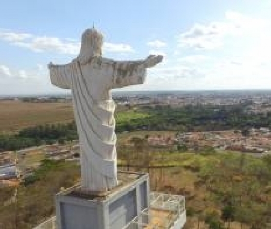Imagem retirada de http://sertaozinho.sp.gov.br/conteudo/sertaozinho-fecha-balanco-de2018-com-as-contas-noazul.html#.XIua0KCnfcc